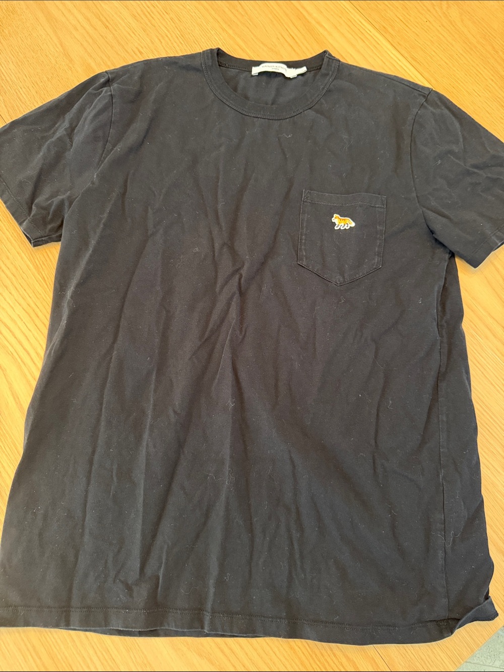 Maison Kitsune Paris men’s size L black t shirt